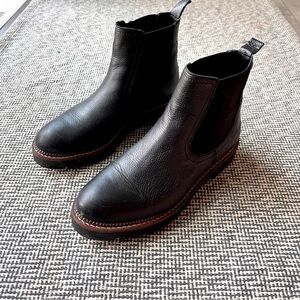 Caslon Miller Water Resistant Lug Chelsea Boot